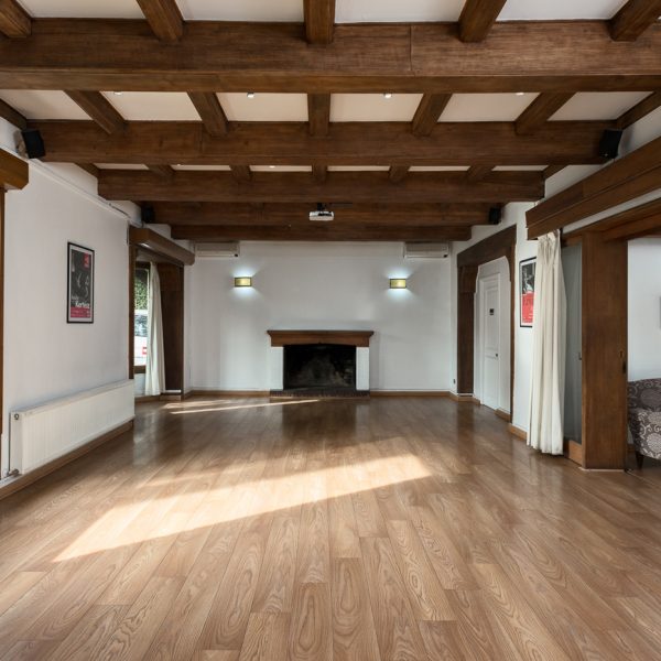 Salón_France_02_Baja